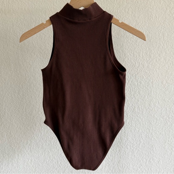 Zara Ribbed Bodysuit - Picture 3 of 4